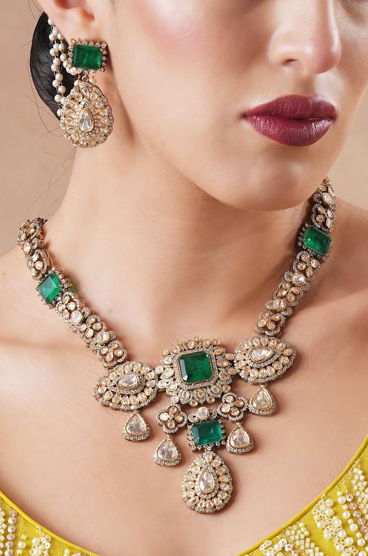 Amna Emerald Victorian Long Necklace Set