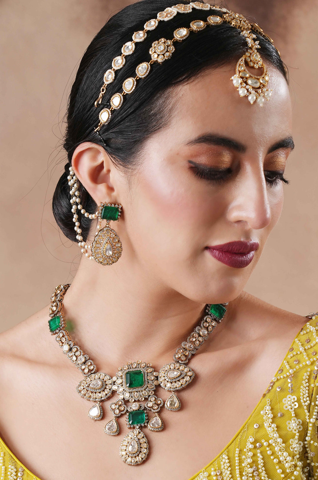 Amna Emerald Victorian Long Necklace Set