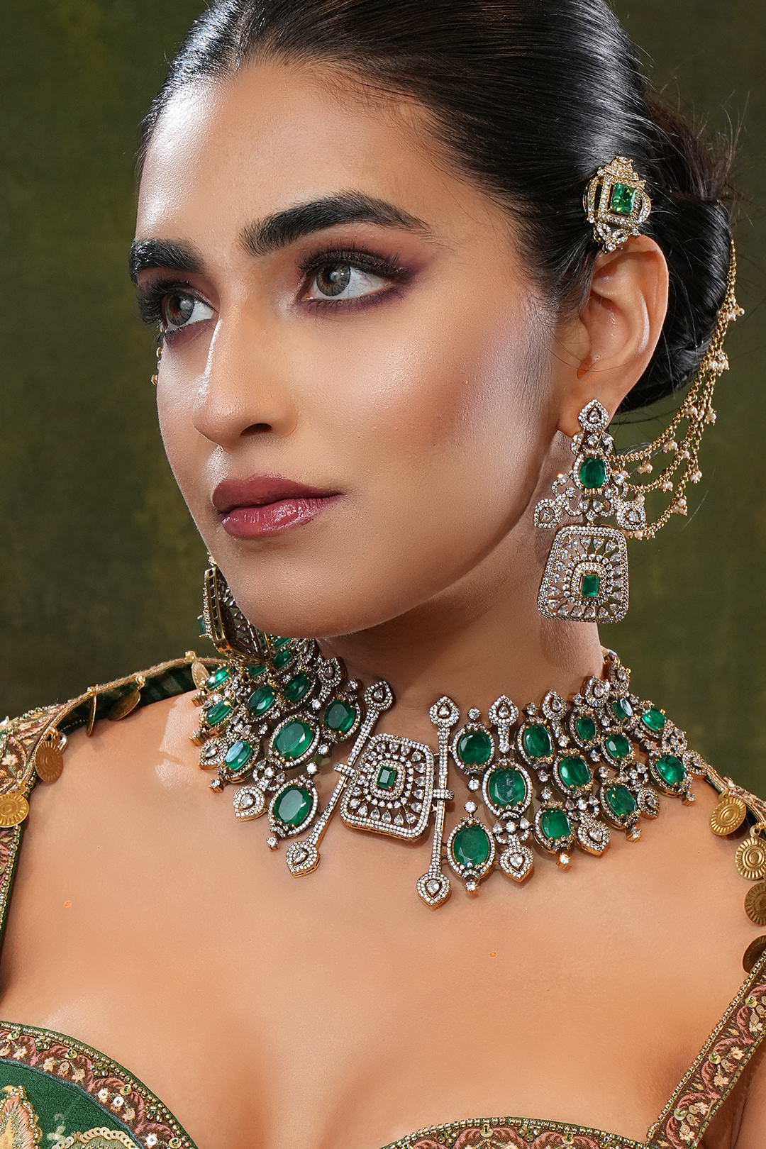 Kashvi Emerald Victorian Necklace Set