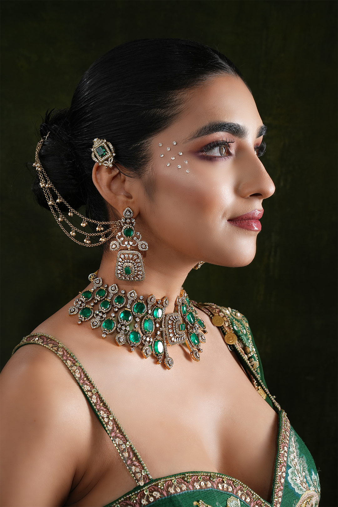 Kashvi Emerald Victorian Necklace Set